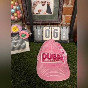 Vintage Dubai hat pink